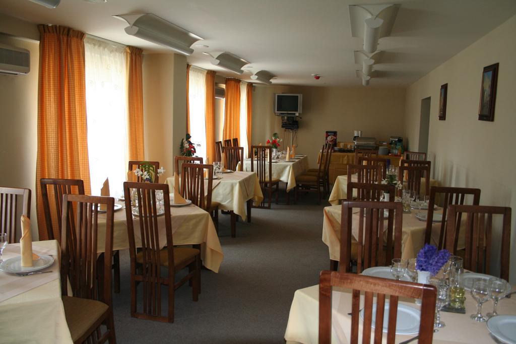 Hotel Baneasa Parc Bucharest Exterior photo