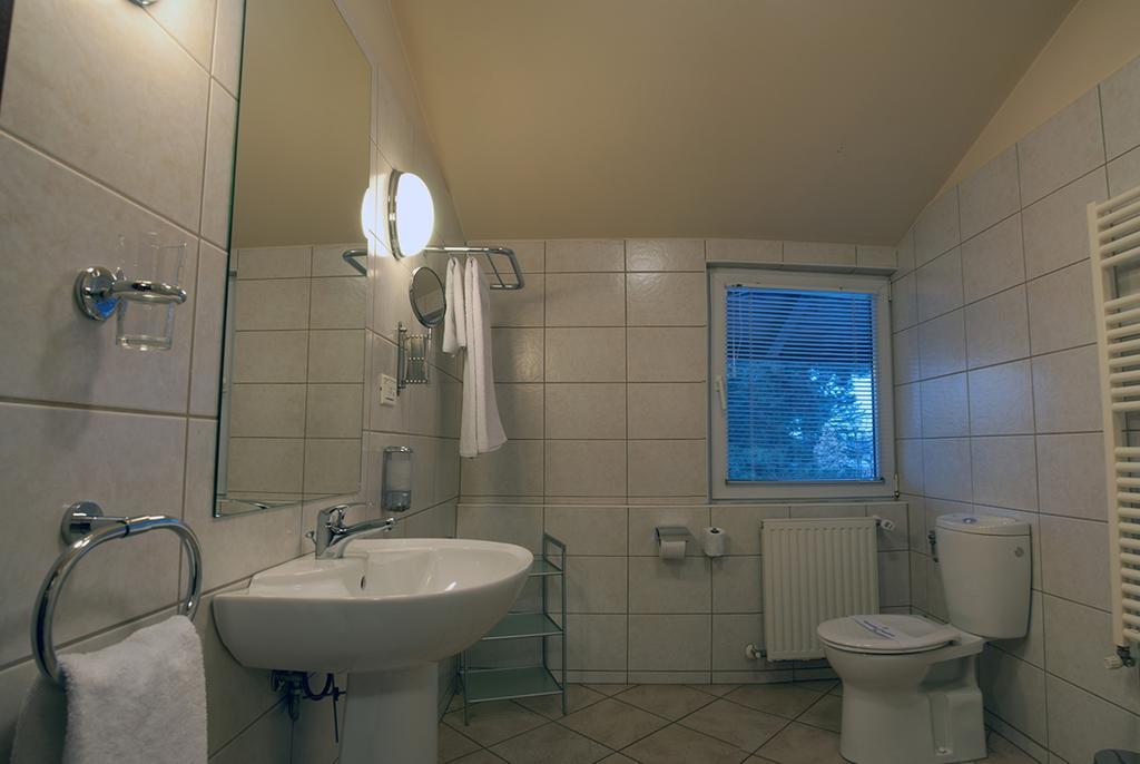 Hotel Baneasa Parc Bucharest Room photo