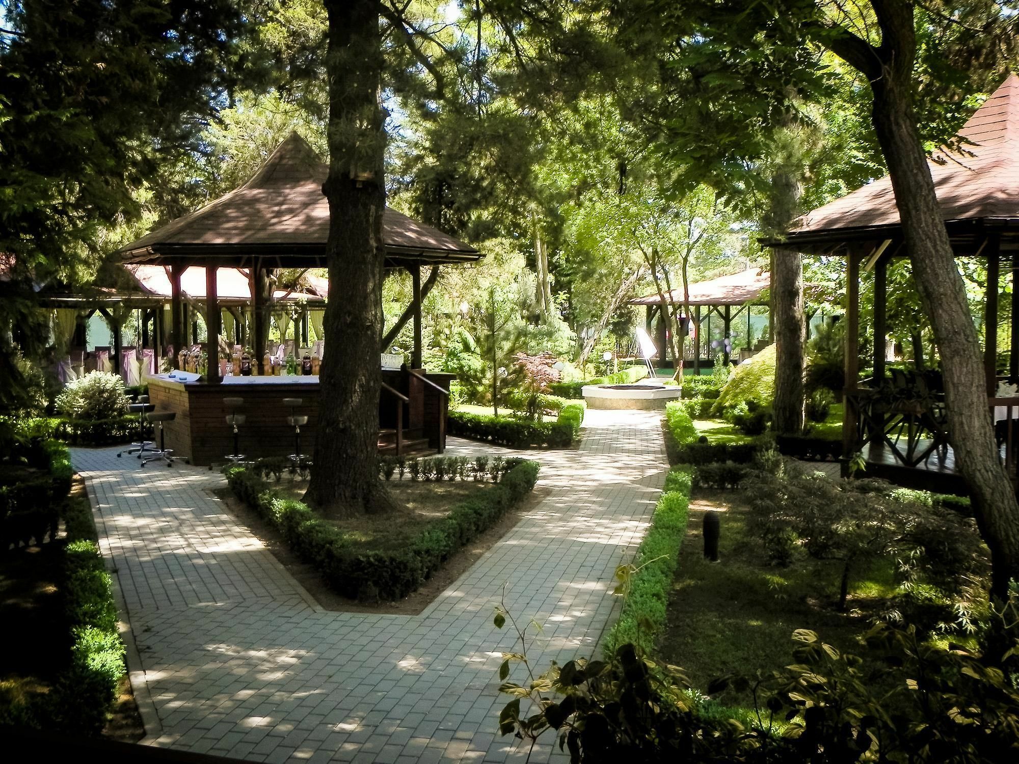 Hotel Baneasa Parc Bucharest Exterior photo
